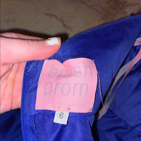 Formal Dress🟦 - Picture 5 of 5